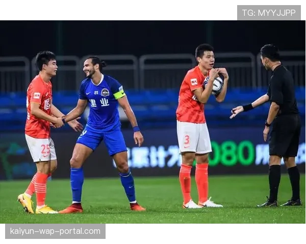 球员合同降薪条款成双刃剑 保级队面临核心流失压力 球员合同降薪条款成双刃剑 保级队面临核心流失压力